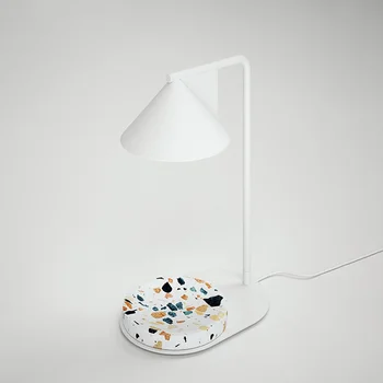 Художественная настольная лампа в скандинавском стиле простого цвета, Модельная комната, B & B, Гостиная, спальня, Прикроватная лампа, Постмодернистский креатив